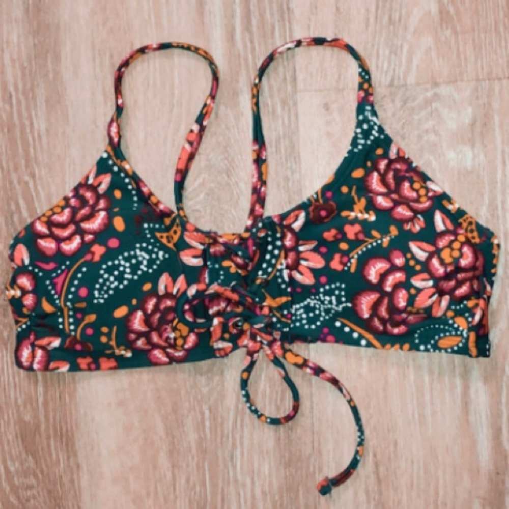Pattered bikini top